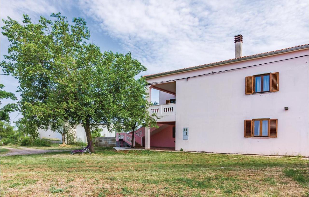 3 Bedroom Lovely In Pula