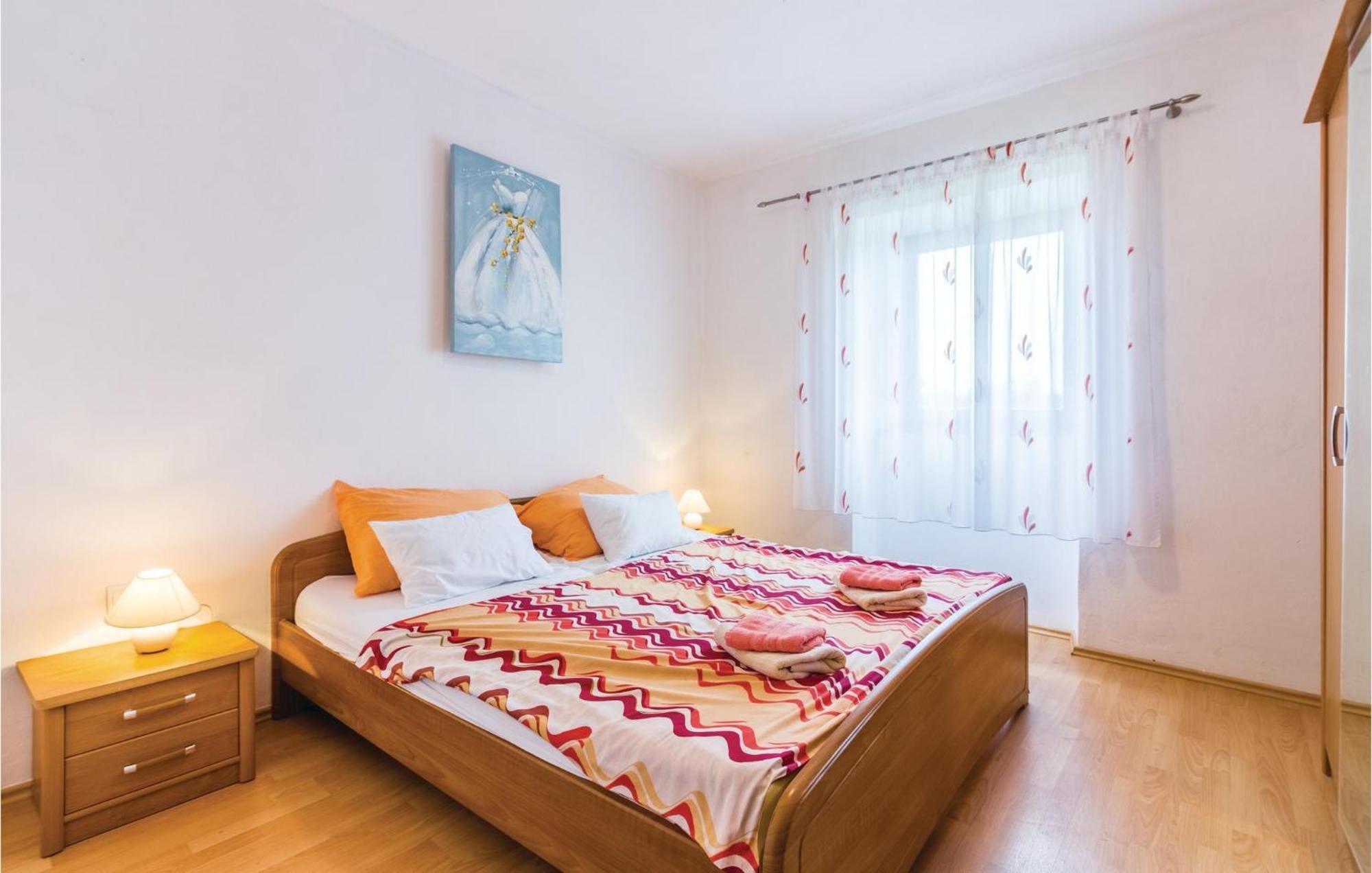 3 Bedroom Lovely In Pula